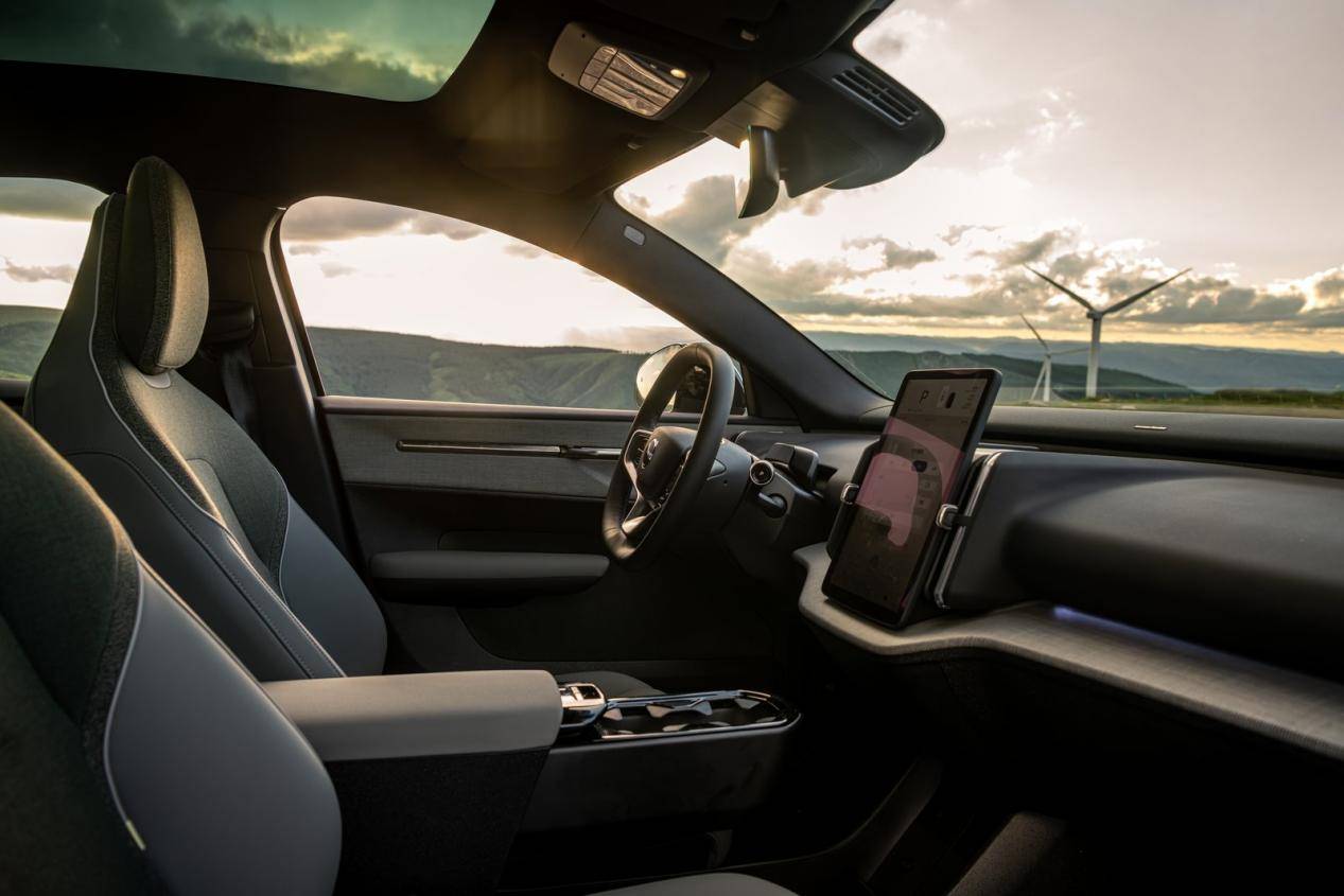 北歐高智感純電SUV運動版,沃爾沃EX30 Cross Country正式上市