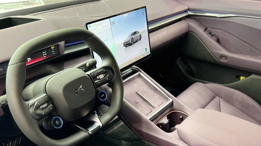 全新小鵬P7放棄性價比,第三次沖擊高端,小鵬有20%成功率?