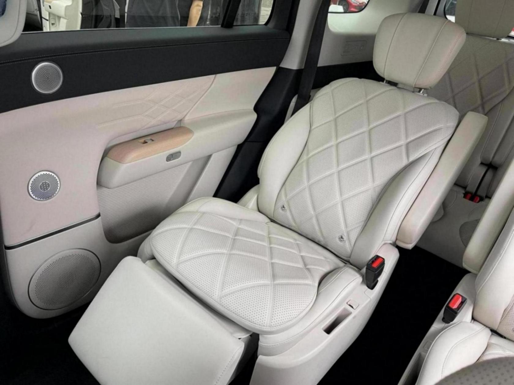 風云T11預售價19.99萬元起,定位豪華大六座SUV,硬剛問界M8!