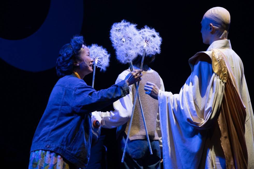 重慶本土原創話劇《一個獨居女人的三本書》首演