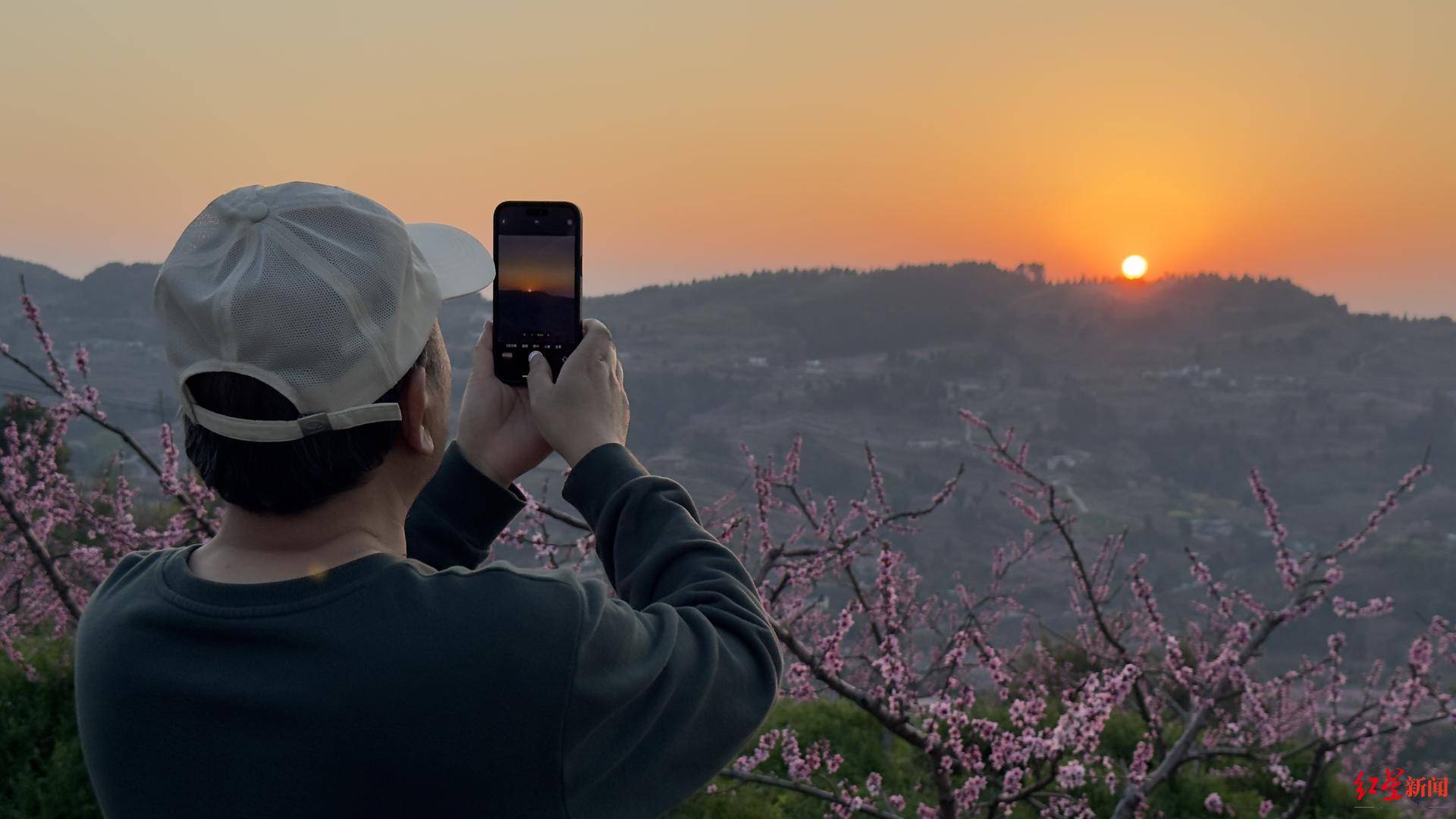 凸凹《龍泉山傳》亮相天府書展:我的情結(jié)與決絕全都交給了龍泉山