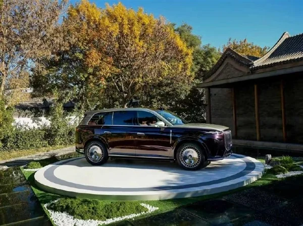 國產“邁巴赫GLS”！嵐圖泰山官宣11月18日上市：800V超混+鴻蒙座艙